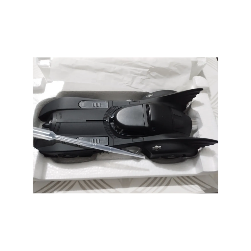 🦇 Batman 1989 Batmobile 1:24 Diecast Model Car – Collector’s Edition