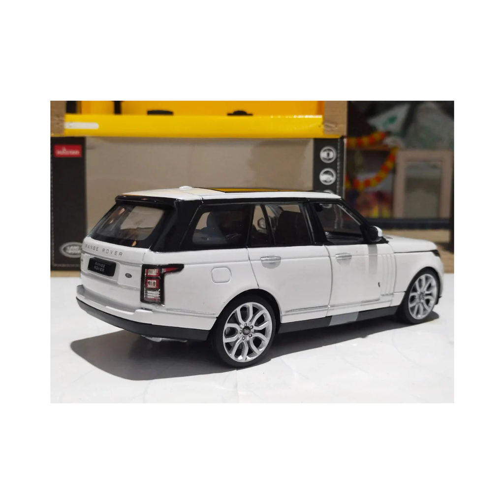 Range Rover 1:24 Scale Die-Cast Model Car (White)