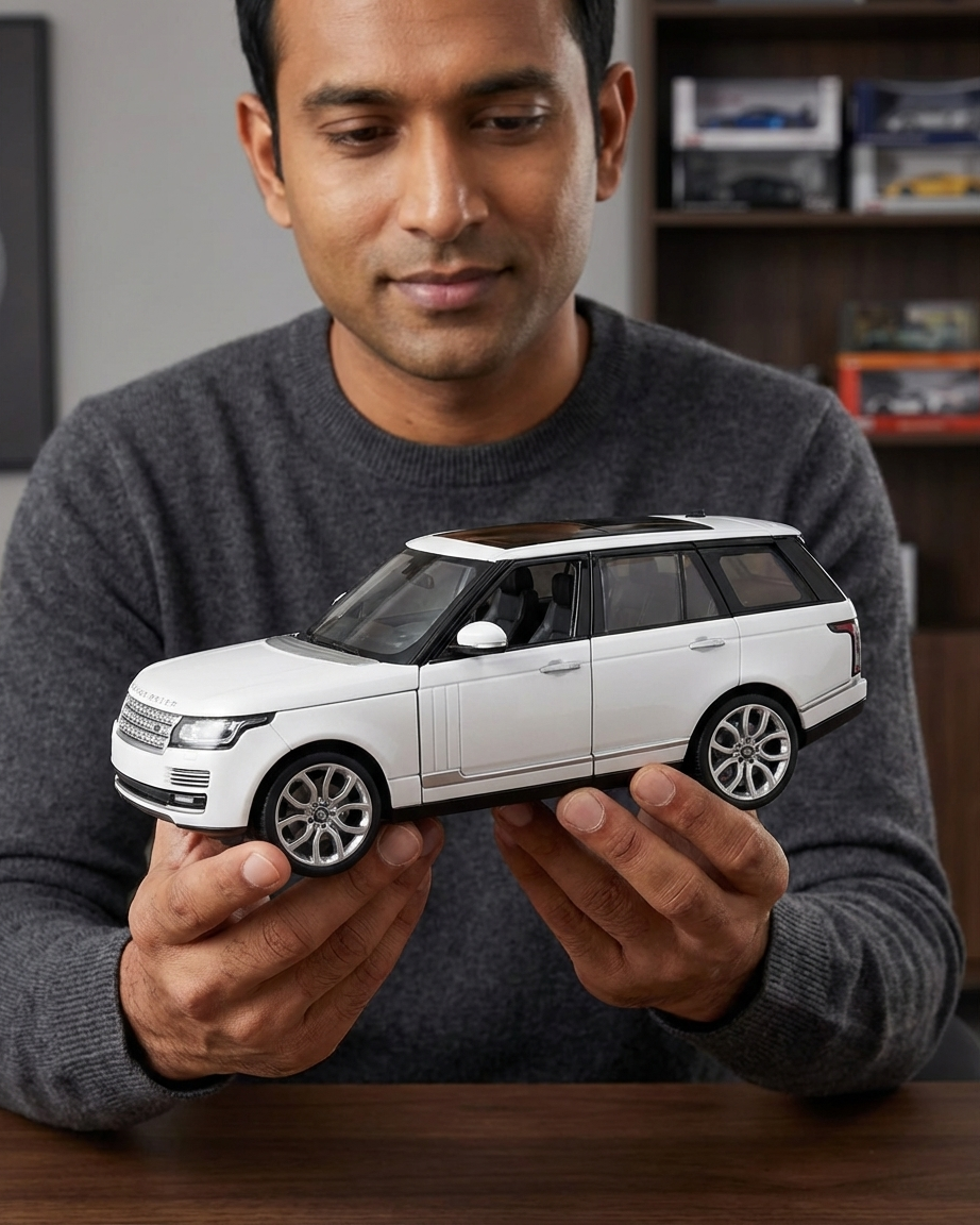 Range Rover 1:24 Scale Die-Cast Model Car (White)